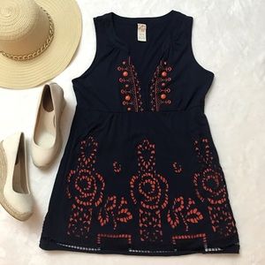 ANTHROPOLOGIE Navy Coral Eyelet Overlay Rose Tank